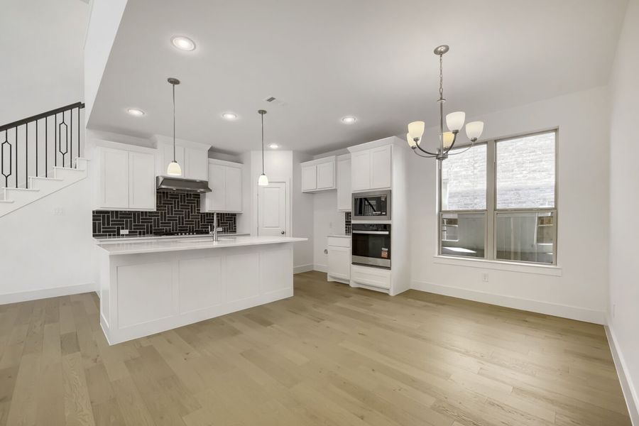 1724 Truro - Dining Area