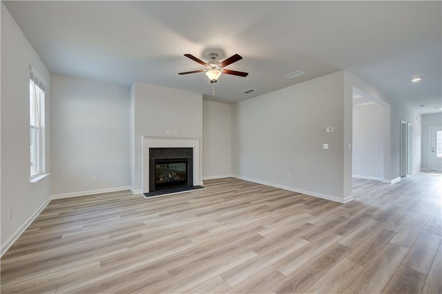 Spacious, unfurnished interior of a new home in Hamilton Lakes, Lawrenceville (Image 20).
