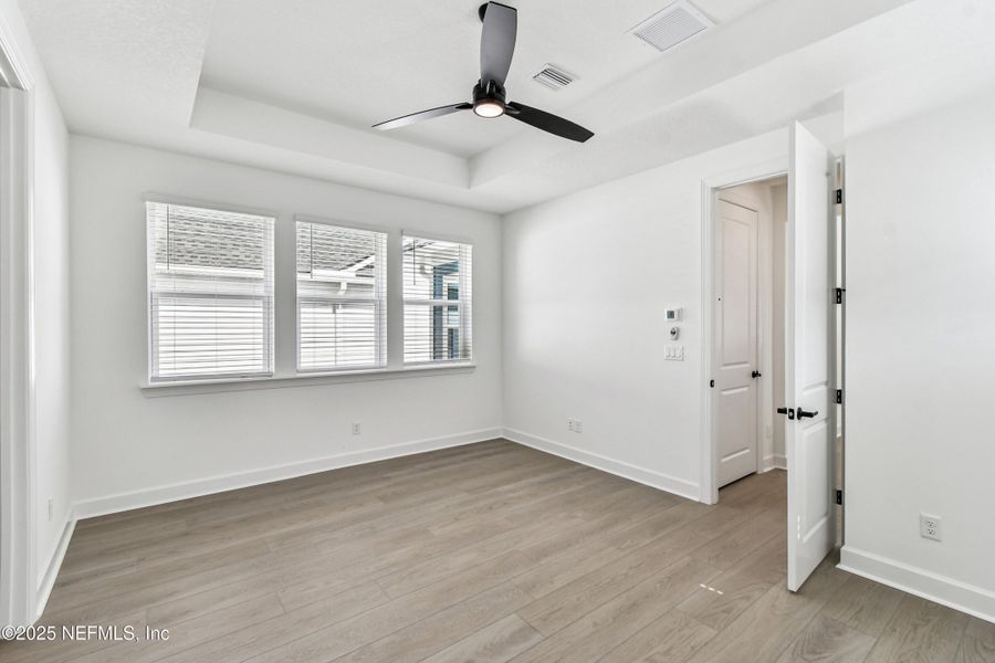 Spacious, unfurnished interior of a new home in , Jacksonville (Image 14).
