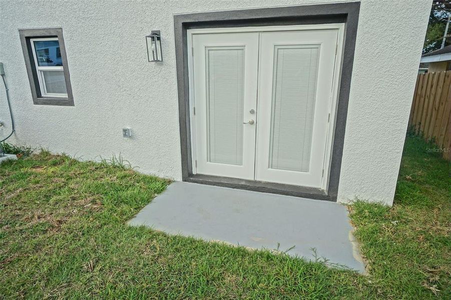 Exterior details and patio area of a home in , Lakeland (Image 3).