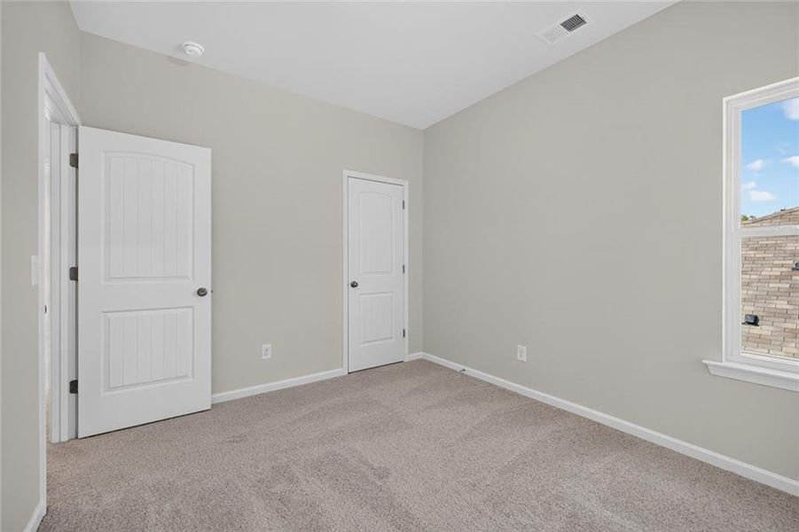 Spacious, unfurnished interior of a new home in Southbend, Rome (Image 49).