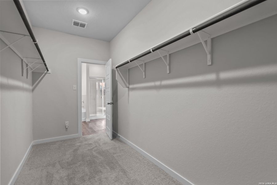 Spacious, unfurnished interior of a new home in Cinco Lakes, San Antonio (Image 28).