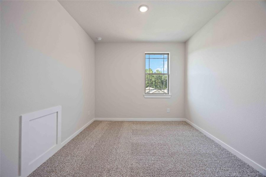 Spacious, unfurnished interior of a new home in Magnolia Springs, Montgomery (Image 19).