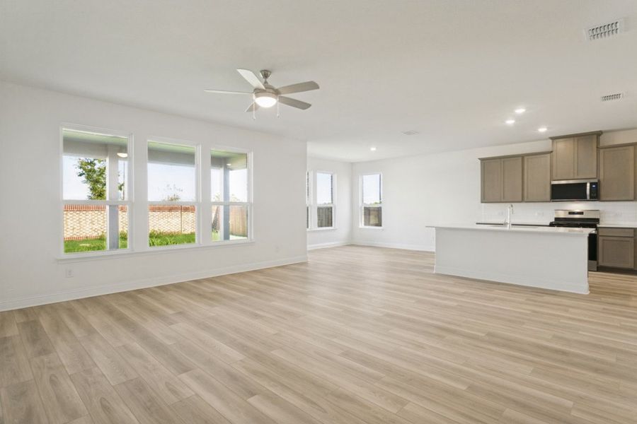 Spacious, unfurnished interior of a new home in The Preserve Estates, Justin (Image 17).