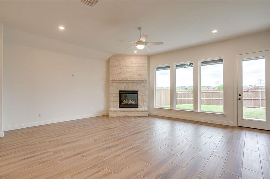 Spacious, unfurnished interior of a new home in , Benbrook (Image 20).