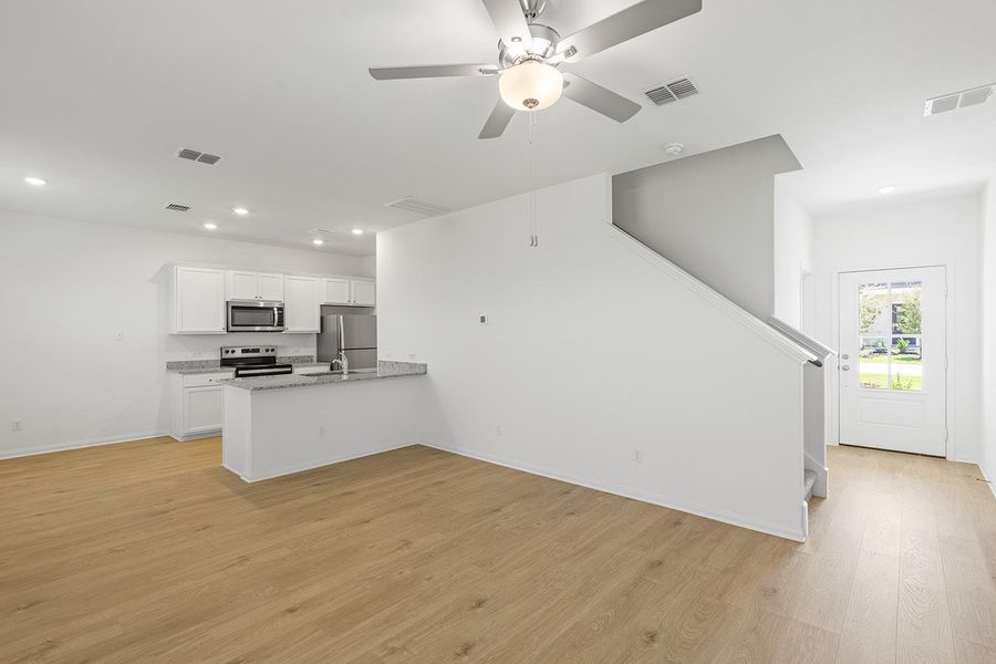Spacious, unfurnished interior of a new home in Colson Ranch, Jarrell (Image 4).