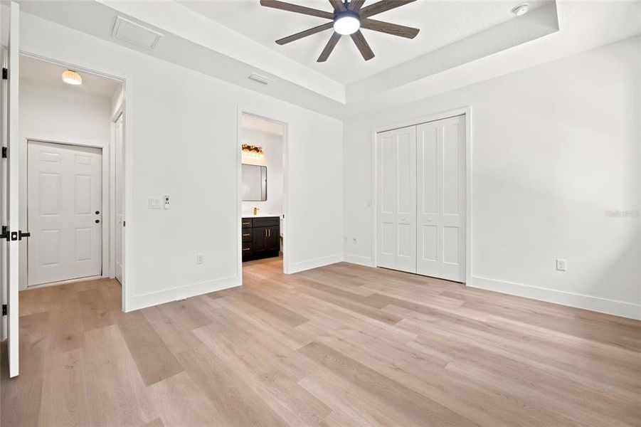 Spacious, unfurnished interior of a new home in , Dunnellon (Image 30).