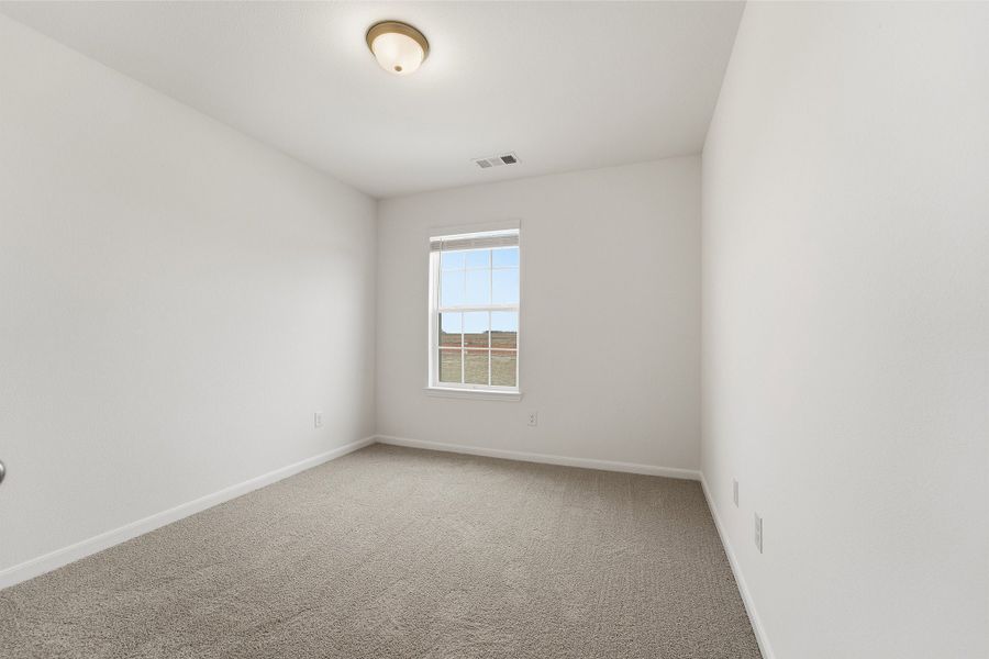 Spacious, unfurnished interior of a new home in Saddlebrook Estates, Waxahachie (Image 22).