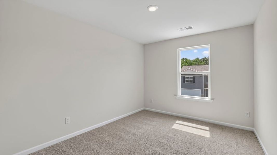 Spacious, unfurnished interior of a new home in Cedar Gap, Fountain Inn (Image 25).