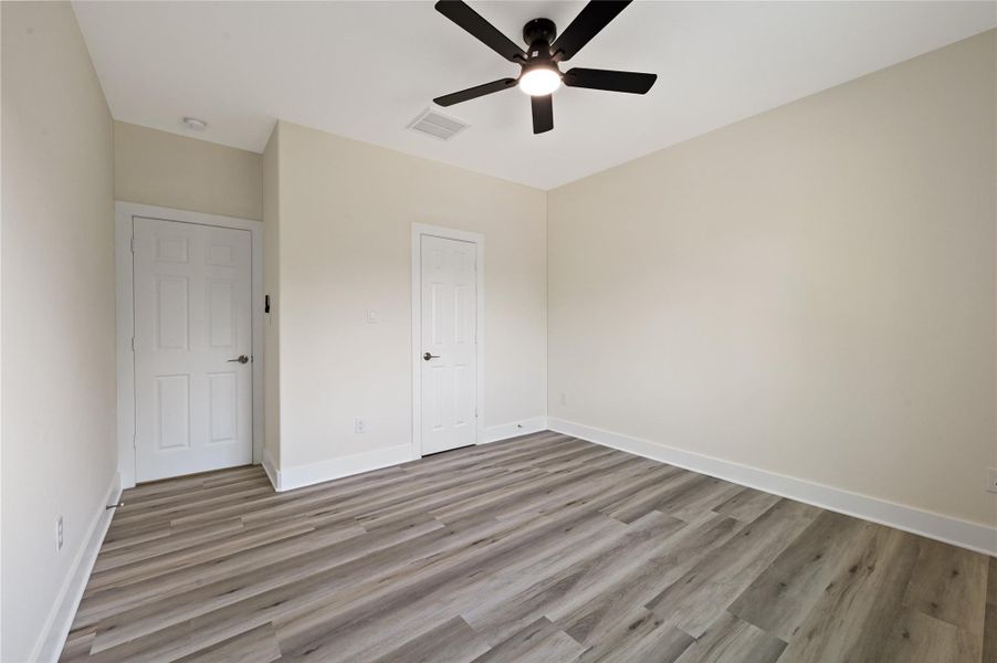 Spacious, unfurnished interior of a new home in , Houston (Image 18).
