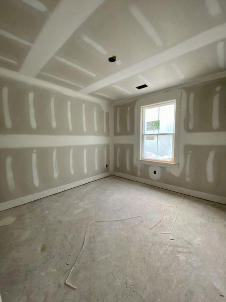 Spacious, unfurnished interior of a new home in Tributary At The Park At Rivers Edge, North Charleston (Image 32).