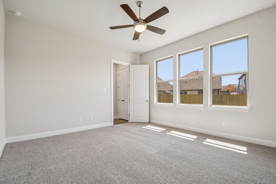 Spacious, unfurnished interior of a new home in 6 Creeks, Kyle (Image 21).