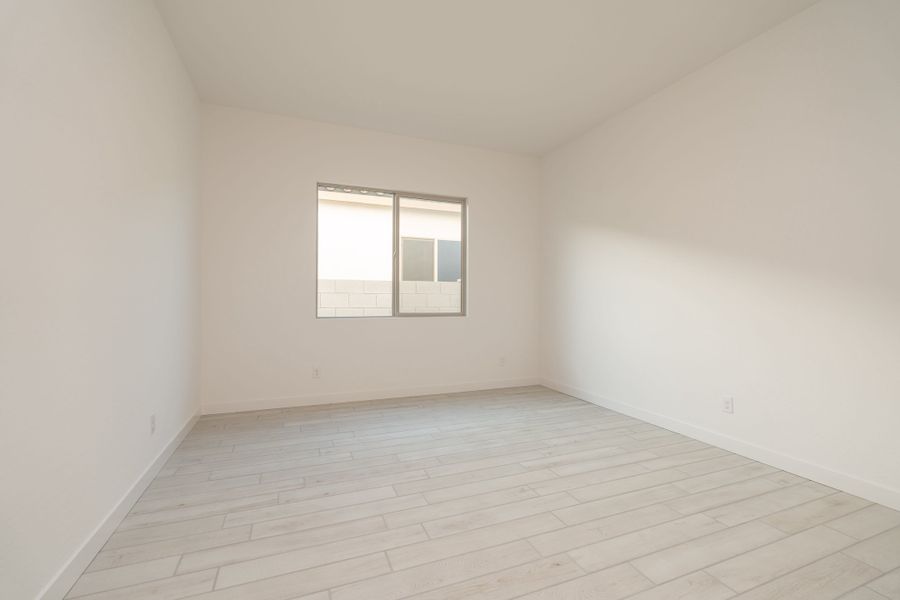 Spacious, unfurnished interior of a new home in Soleo, San Tan Valley (Image 13).