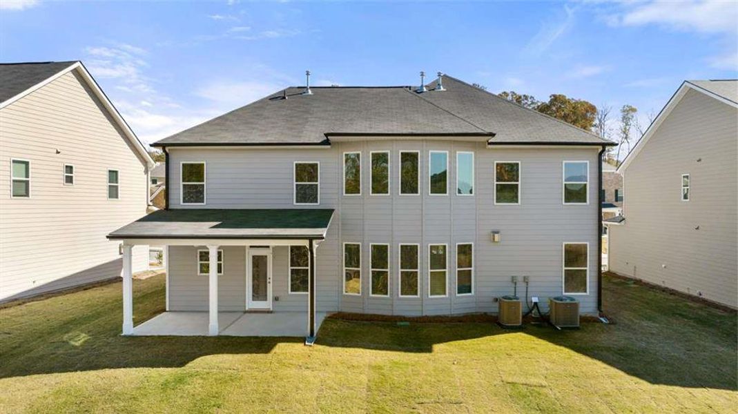Exterior details and patio area of a home in Water Oak Estates, Lawrenceville (Image 4).