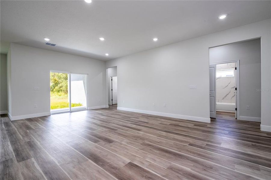 Spacious, unfurnished interior of a new home in , Ocala (Image 57). Spacious, unfurnished interior of a new home in , Ocala (Image 57).