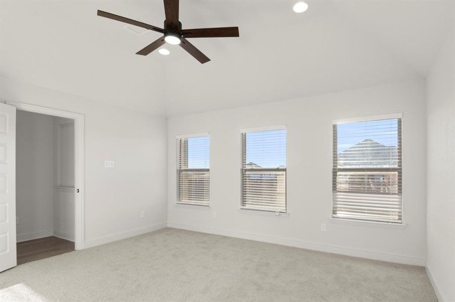 Spacious, unfurnished interior of a new home in Bull Hide Estates, Hewitt (Image 18).