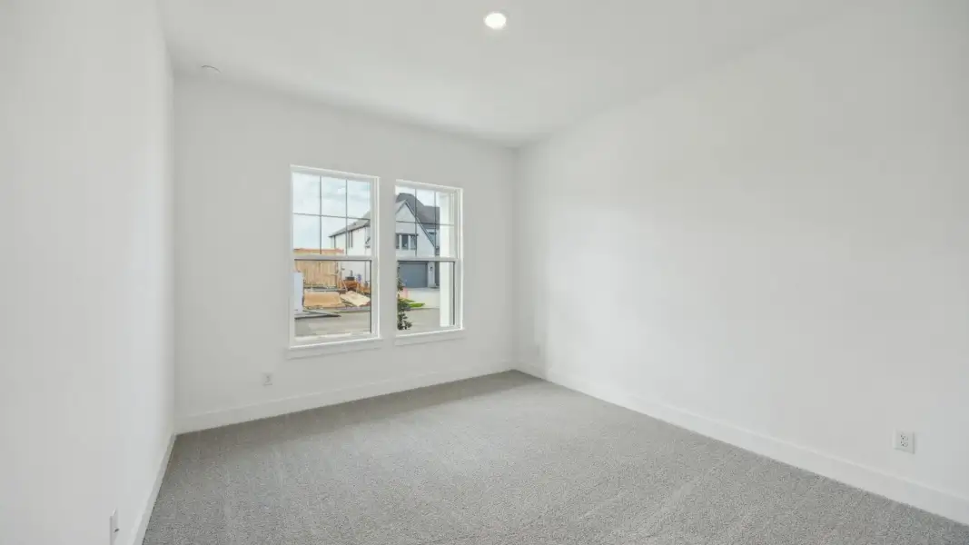 Spacious, unfurnished interior of a new home in Painted Tree 50' Series, McKinney (Image 13).