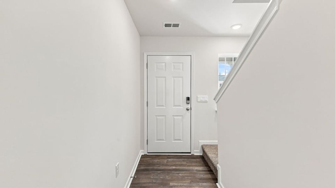 Spacious, unfurnished interior of a new home in Tyger Pines, Moore (Image 16).