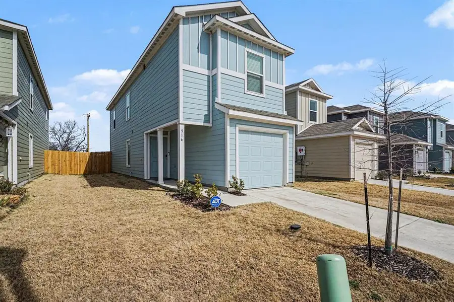 Exterior details and patio area of a home in Tillage Farms, Princeton (Image 24).