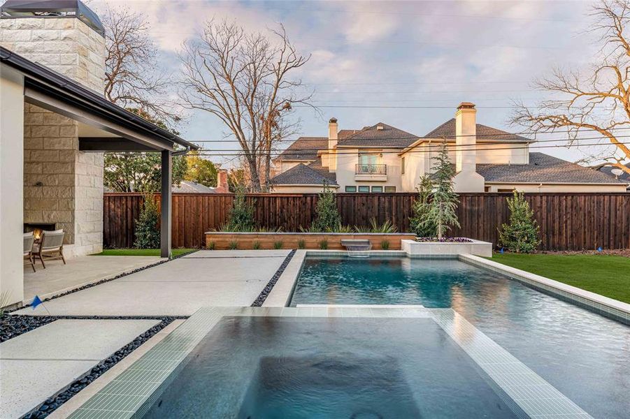 Exterior details and patio area of a home in , Dallas (Image 23).