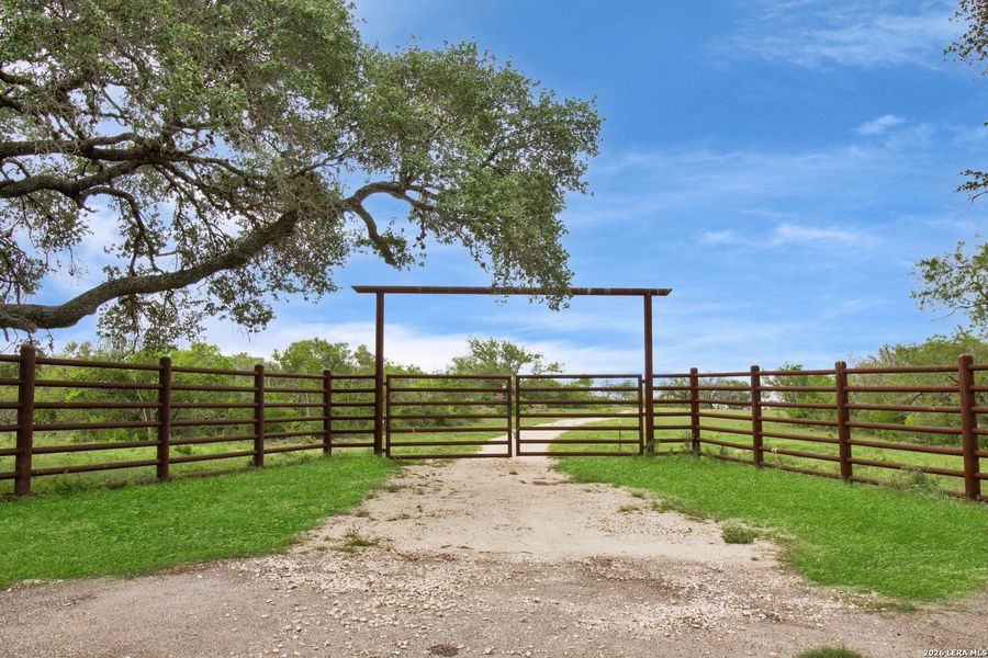 Natural landscape and outdoor views near  in Beeville (Image 18).
