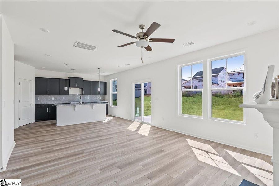 Spacious, unfurnished interior of a new home in Halton Oaks, Spartanburg (Image 15). Spacious, unfurnished interior of a new home in Halton Oaks, Spartanburg (Image 15).