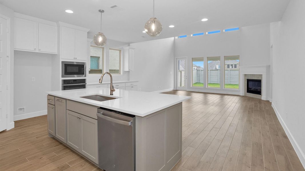 Furnished interior view inside a new home in Legacy, League City (Image 8).