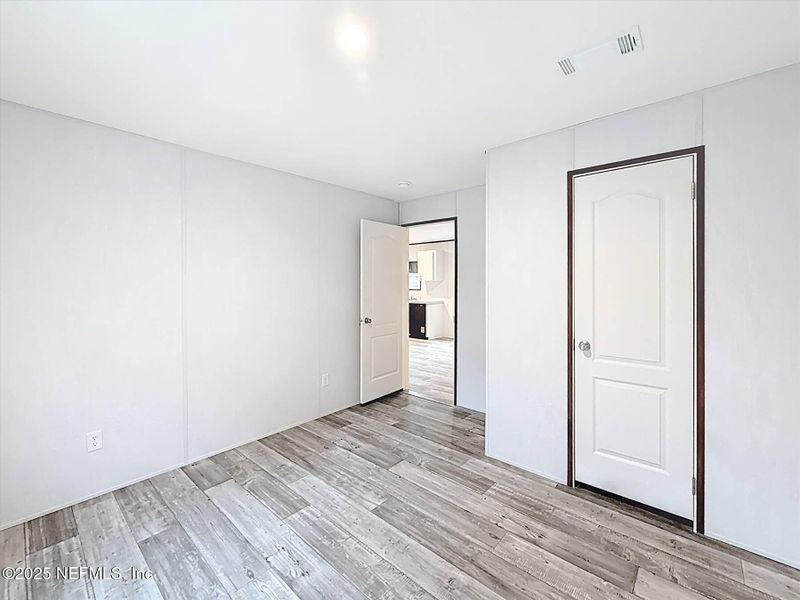 Spacious, unfurnished interior of a new home in , Hawthorne (Image 34).