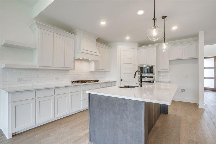 Furnished interior view inside a new home in Talon Hills, Fort Worth (Image 10).