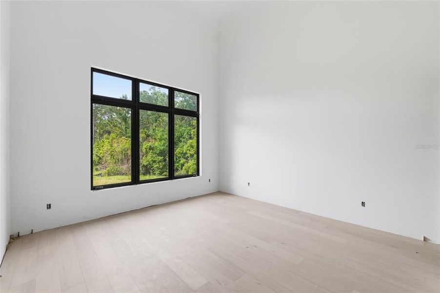 Spacious, unfurnished interior of a new home in Stonelake Ranch, Thonotosassa (Image 7).