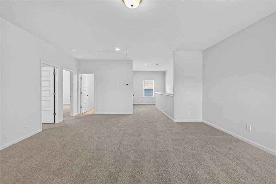 Spacious, unfurnished interior of a new home in Garrett Preserve, Douglasville (Image 30).