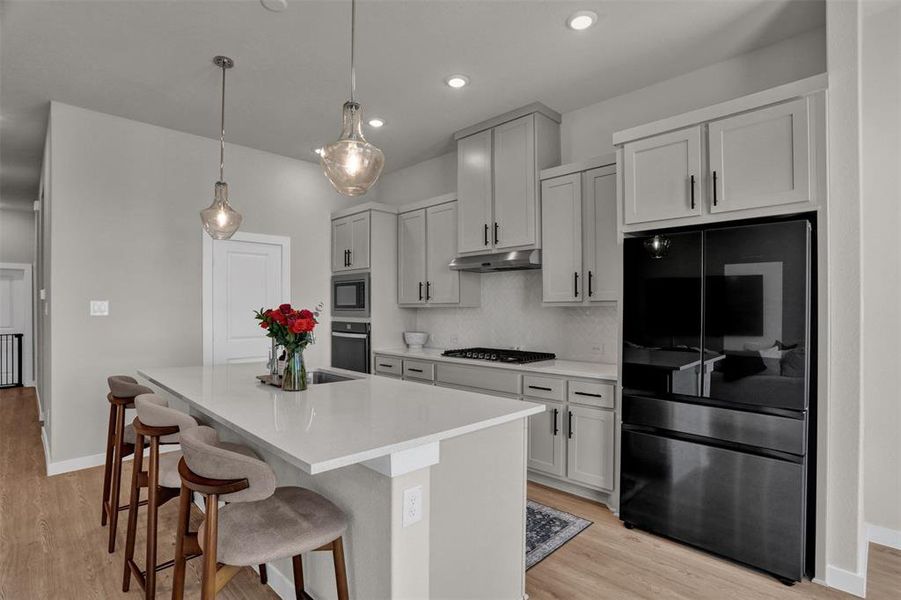 The kitchen that makes everyday living feel elevated, with an urban edge that’s both stylish and practical. The kitchen that makes everyday living feel elevated, with an urban edge that’s both stylish and practical.