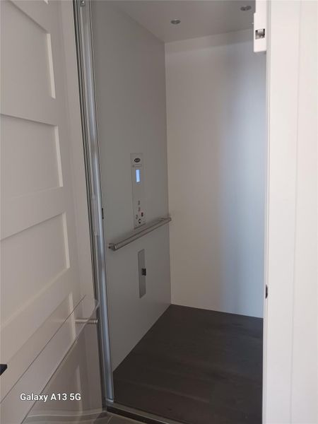 Spacious, unfurnished interior of a new home in , New Braunfels (Image 21).