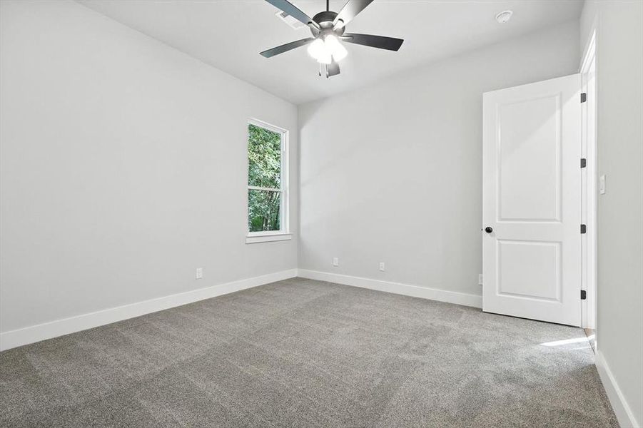 Spacious, unfurnished interior of a new home in , Waxahachie (Image 20).