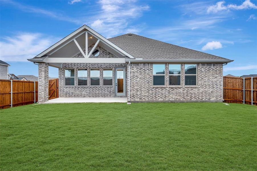 Exterior details and patio area of a home in Heritage Ranch, Sherman (Image 22).