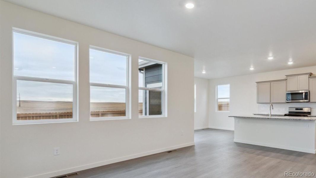 Spacious, unfurnished interior of a new home in Silver Peaks, Lochbuie (Image 20).