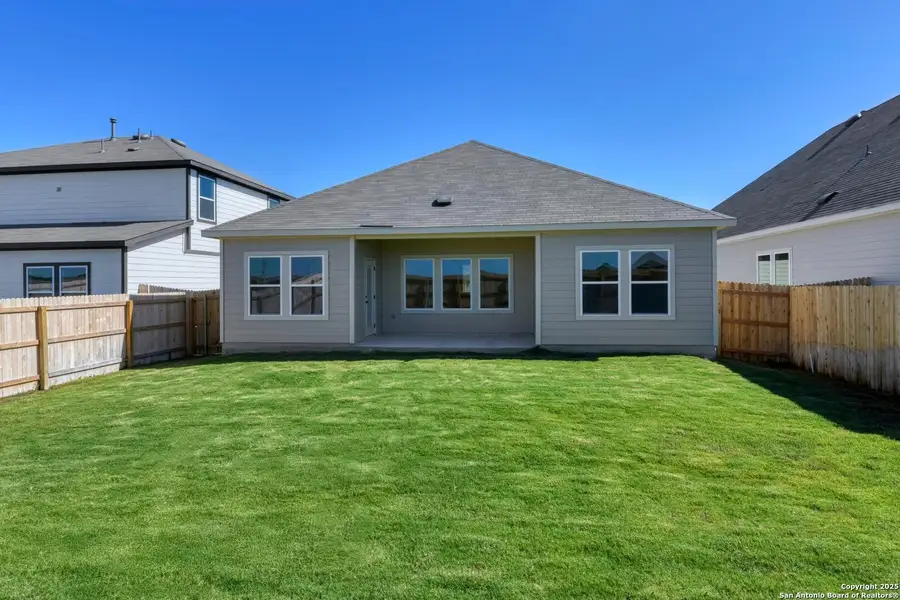 Exterior details and patio area of a home in Cordova Trails, Seguin (Image 3).