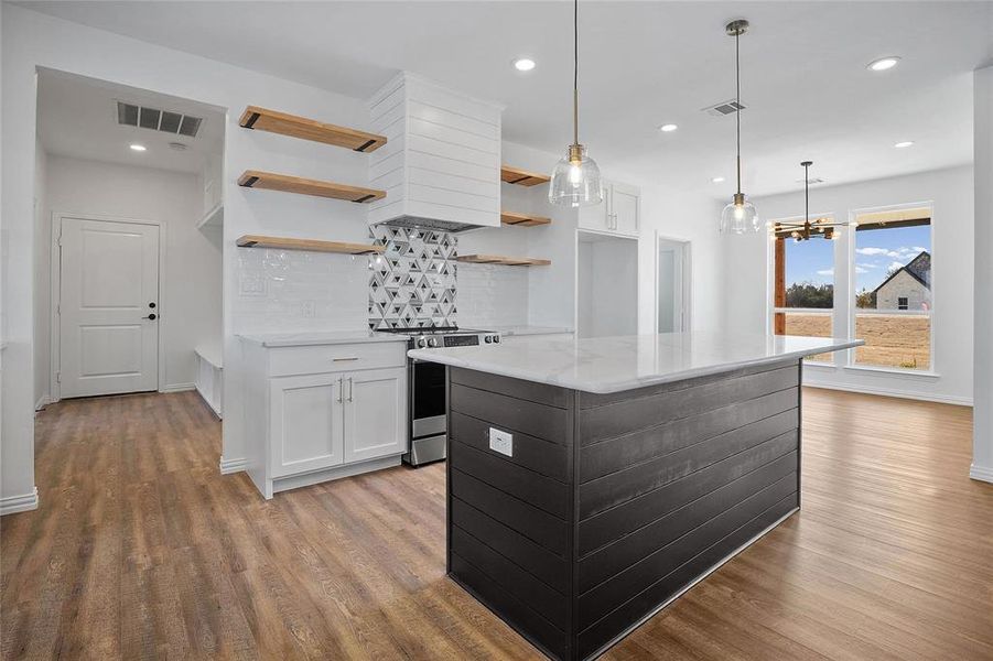 Furnished interior view inside a new home in , Celeste (Image 5).