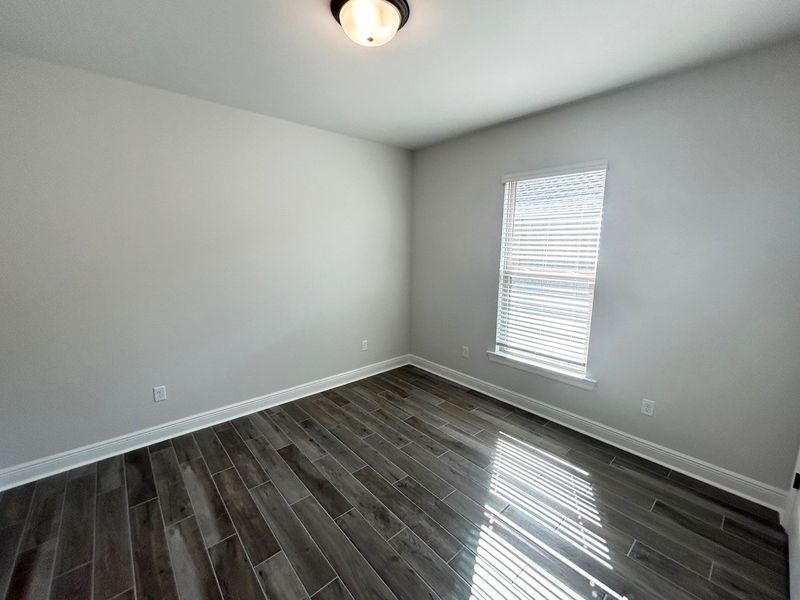 Spacious, unfurnished interior of a new home in The Bluffs at Lafayette, Freeport (Image 11).