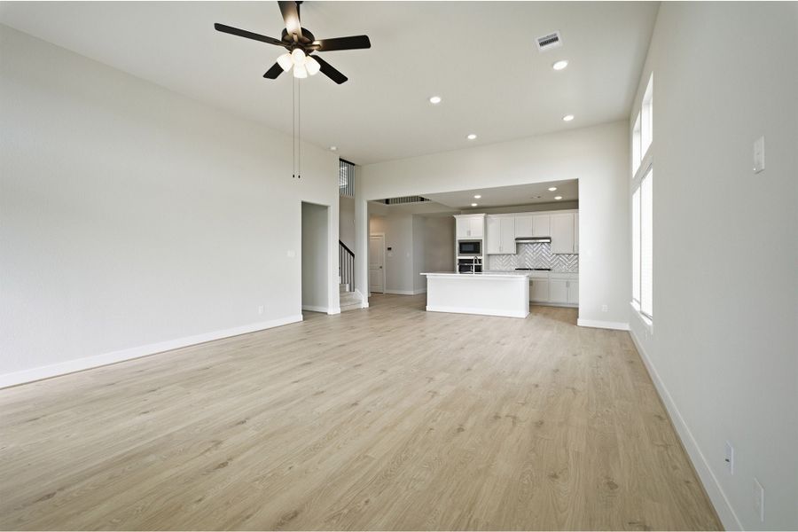 Spacious, unfurnished interior of a new home in Sunterra Lakes, Brookshire (Image 27). Spacious, unfurnished interior of a new home in Sunterra Lakes, Brookshire (Image 27).