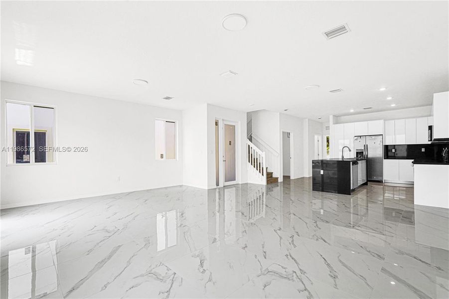 Spacious, unfurnished interior of a new home in , Miami (Image 21).