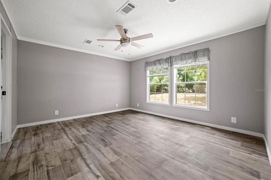 Spacious, unfurnished interior of a new home in , Okeechobee (Image 12).