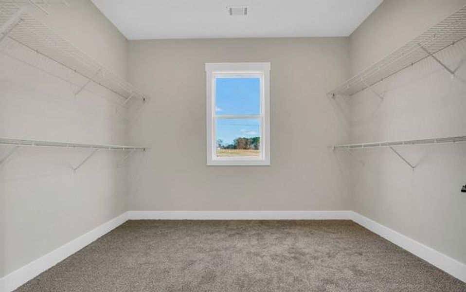 Spacious, unfurnished interior of a new home in , Jackson (Image 10).