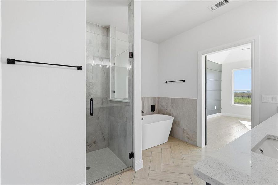 Furnished interior view inside a new home in , Sanger (Image 15).