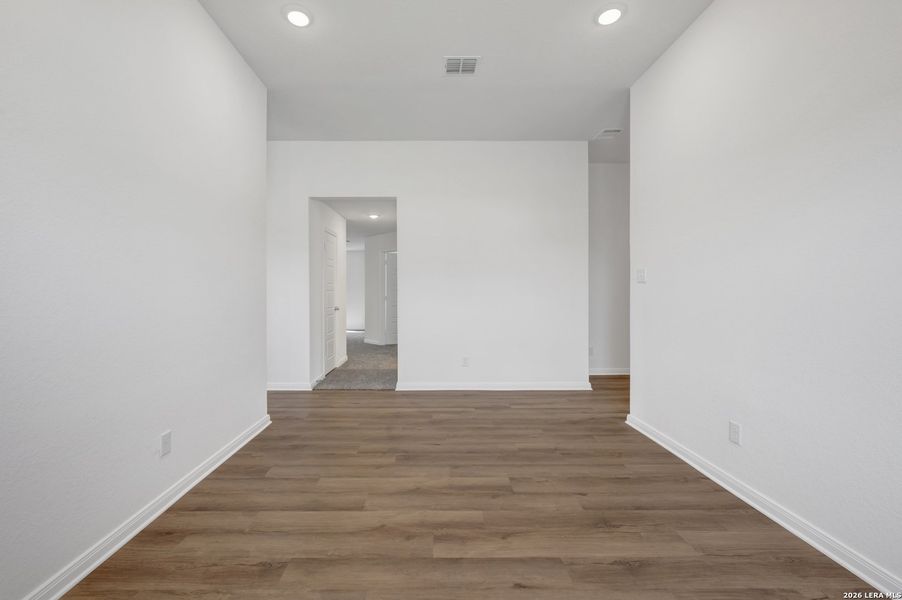 Spacious, unfurnished interior of a new home in Greenspoint Heights, Seguin (Image 20).