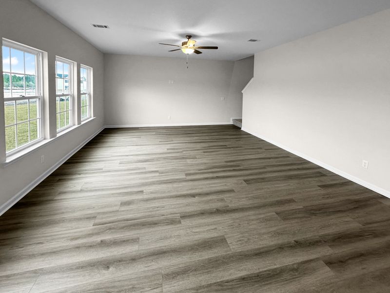 Spacious, unfurnished interior of a new home in Grand Reserve, Hinesville (Image 14).