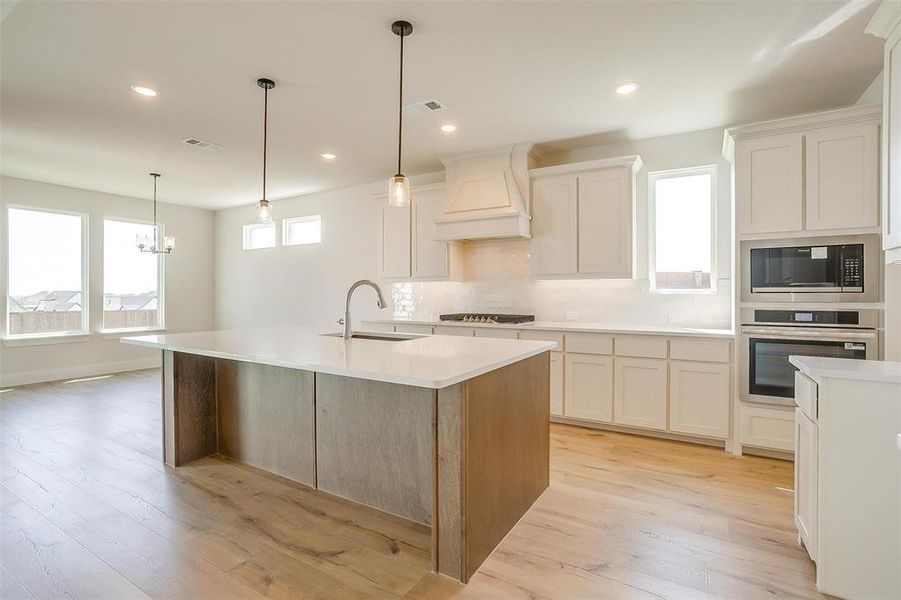 Furnished interior view inside a new home in Sweetgrass, Haslet (Image 3).