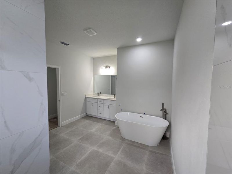 Furnished interior view inside a new home in , Ocala (Image 12).