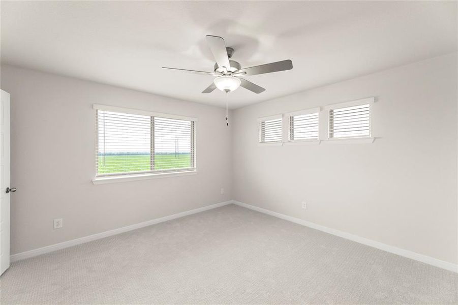 10_1064 Happy Holly 10_1064 Happy Holly