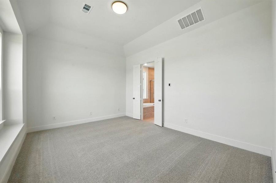 Spacious, unfurnished interior of a new home in Treeline, Justin (Image 15).